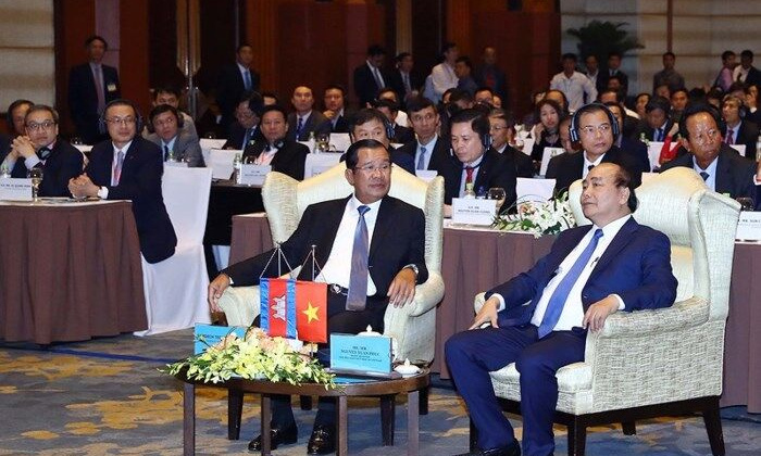 Thủ tướng Việt Nam và Campuchia dự Diễn đàn doanh nghiệp hai nước