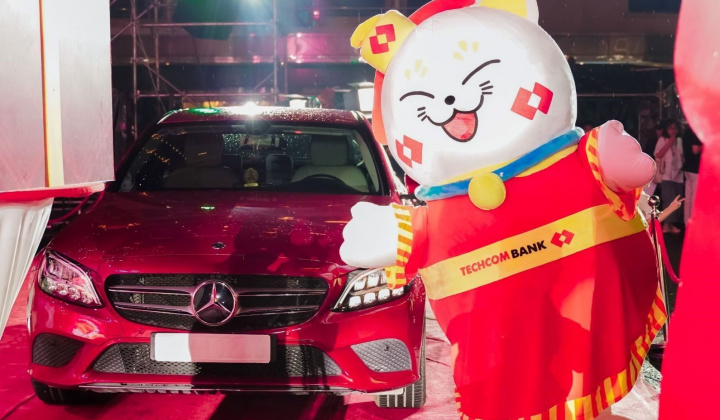 Techcombank “chơi lớn” tri ân khách hàng quà tặng trị giá đến 100 tỷ đồng