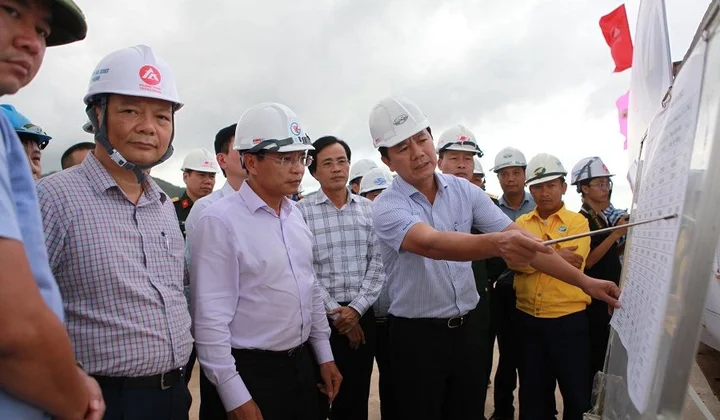 Toàn cảnh buổi thị sát cao tốc Bắc - Nam đầu tiên của tân tư lệnh ngành giao thông