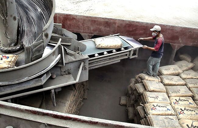 Thị trường xi măng phục hồi nhờ xuất khẩu
