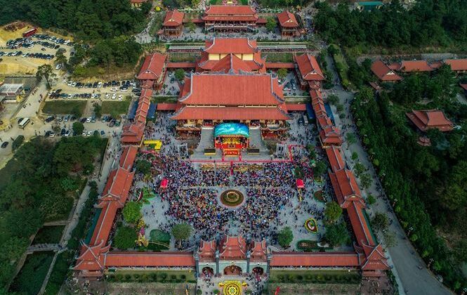Lên Chùa…học làm Người