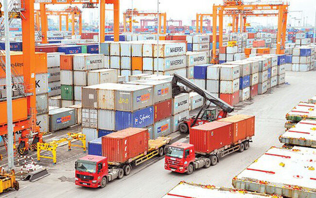 Áp lực và kỳ vọng xuất khẩu
