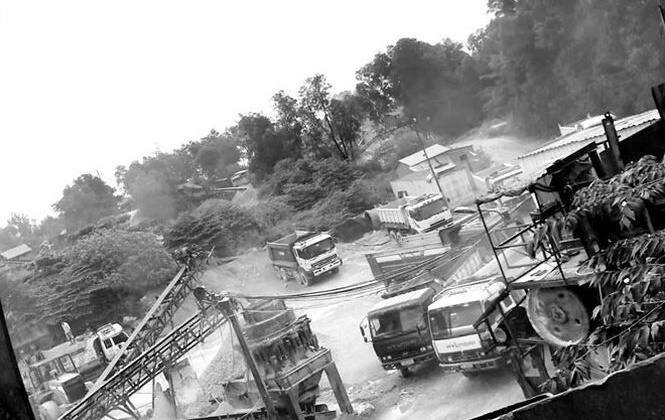 Ðại công trường khai thác đá lậu: Ðẩy dân đến cửa tử