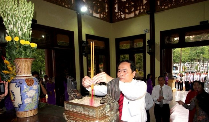 VFF President pays tribute to late President Ton Duc Thang