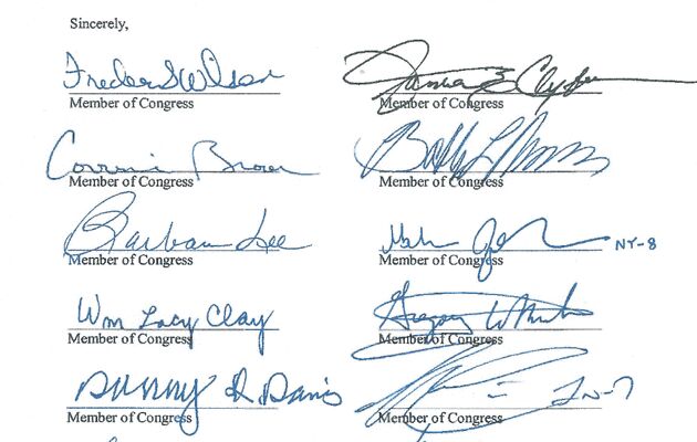 Chữ ký không thống nhất, hồ sơ có được chấp nhận?