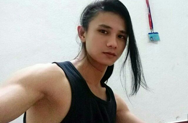 Anh chàng để tóc dài xinh đẹp hơn cả phái nữ