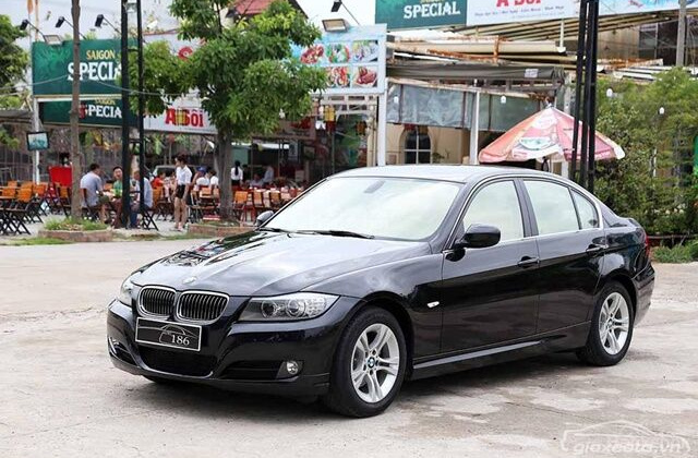 Xế sang Audi, BMW rao bán 'rẻ như bèo' trên mạng