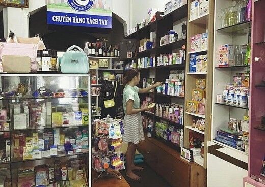 Đẩy mạnh kiểm tra thị trường buôn bán các mặt hàng 'gắn mác' hàng xách tay