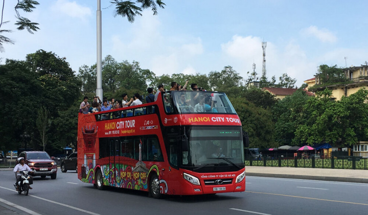 Xe buýt 2 tầng bắt đầu khai thác tour ngắm Hà Nội về đêm