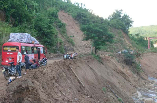 Quốc lộ 15C đã thông xe, huyện Mường Lát thoát cảnh cô lập
