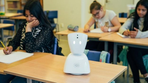  Robot thông minh thay trẻ đến trường khi đang ốm
