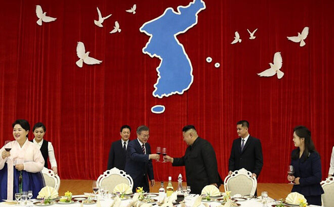 Nhìn lại con đường chông gai Triều Tiên-Hàn Quốc đi qua để tiến tới 'kỷ nguyên không chiến tranh'