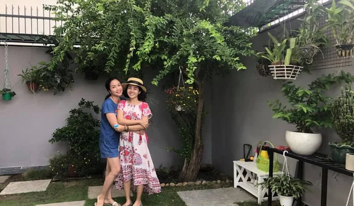 Diễn viên Mai Phương bị trật tay, ho nhiều về đêm sau khi xuất viện