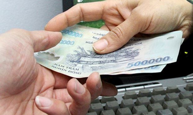 Thêm một cán bộ công an bị tố 'gợi ý vòi tiền' !?