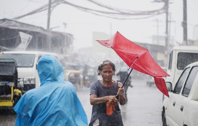 Xuất hiện siêu bão Trami gần Biển Đông