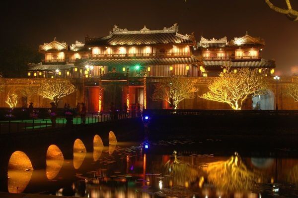 Đầu tư hơn 27 tỷ đồng thắp sáng Hoàng Thành Huế