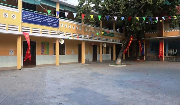 Sở GD&ĐT Huế họp khẩn, xử lí nghiêm các trường nghỉ dạy sau khai giảng