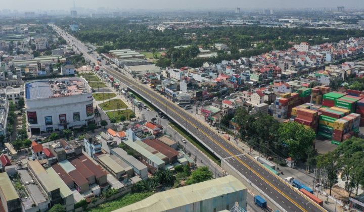 Bình Dương thông xe cầu vượt thép đầu tiên hơn 115 tỉ đồng