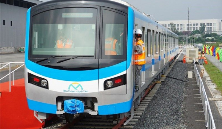 TP.HCM: Tàu metro số 1 chuẩn bị lăn bánh chạy thử