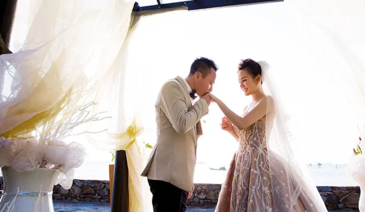 Vy Oanh lần đầu tiết lộ ảnh cưới với chồng đại gia