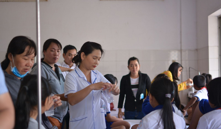 Long An: Hơn 80 học sinh ở nhập viện nghi ngộ độc thực phẩm