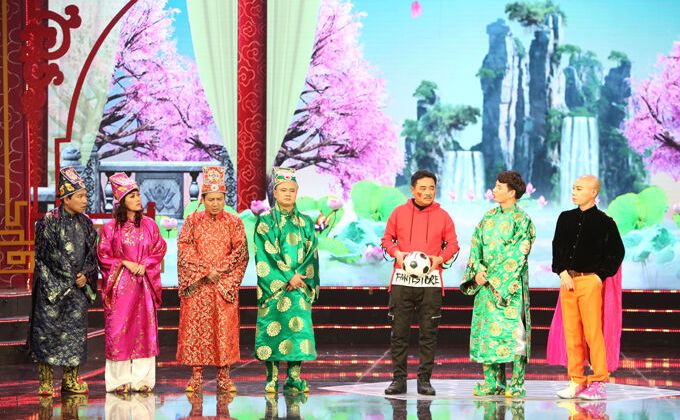 Ngọc Hoàng đòi huỷ buổi chầu để 'đi bão' cùng Quỳnh búp bê