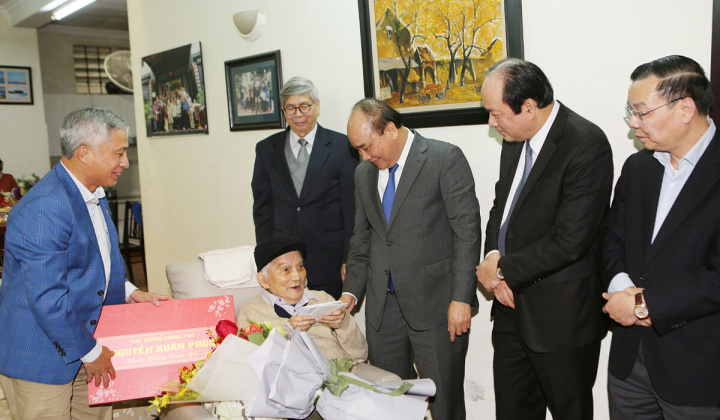 Thủ tướng chúc Tết các nhà khoa học, nhân sĩ trí thức