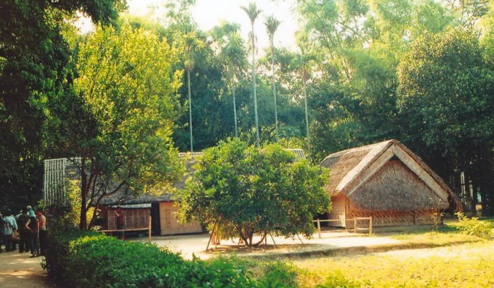 Sắc xuân trên quê Bác - Nam Đàn