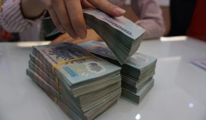 Ngân hàng thưởng Tết đến 9 tháng lương