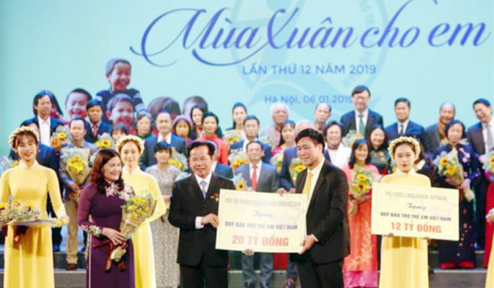 Ấm áp chương trình 'Mùa xuân cho em' lần thứ 12