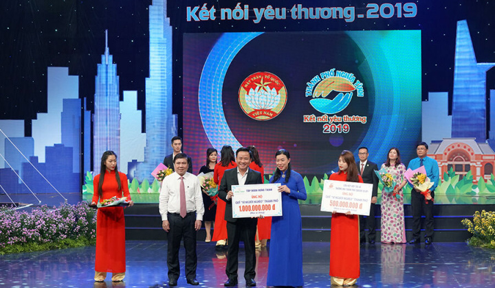 Hưng Thịnh Group: Trao tặng 1 tỷ đồng cho "Quỹ vì người nghèo TP.HCM" năm 2019