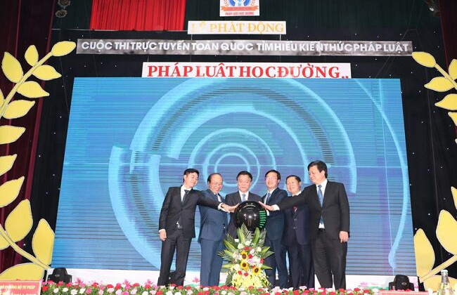 Phát động cuộc thi trực tuyến toàn quốc 'Pháp luật học đường'