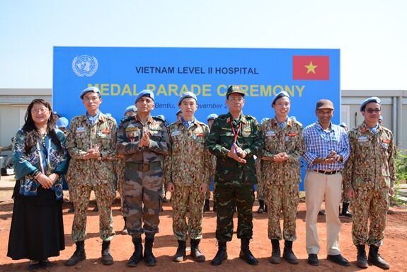 Các 'sứ giả' hòa bình Việt Nam đón nhận phần thưởng cao quý của LHQ