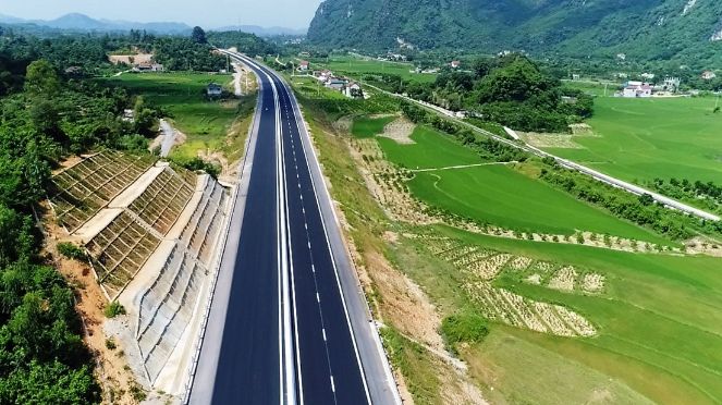 Hoà Bình duyệt chủ trương làm cao tốc Hoà Bình – Mộc Châu gần 10.000 tỷ đồng