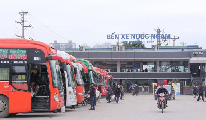 Cần chuyển đổi xe khách tuyến cố định thành xe buýt