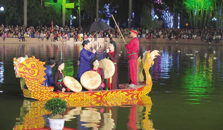 Ấm lòng người nghe câu hát đêm đông tại Bắc Ninh