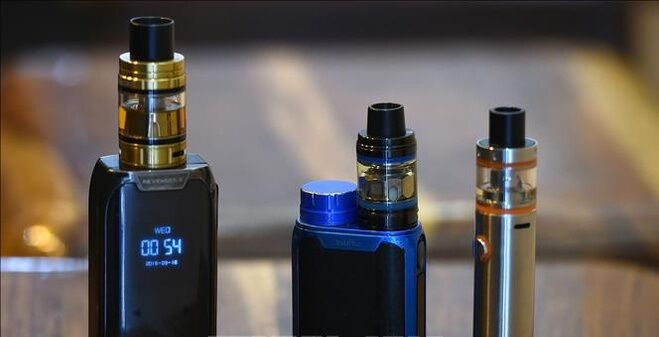 Bộ Y tế xem xét đề xuất cấm hoàn toàn thuốc lá điện tử