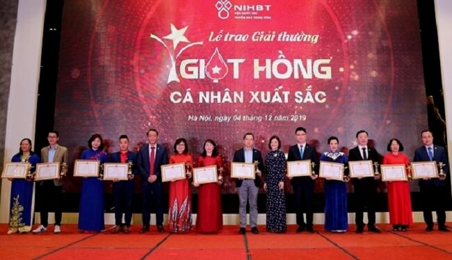 Tôn vinh 26 tập thể, cá nhân nhận giải thưởng 'Giọt hồng' năm 2019