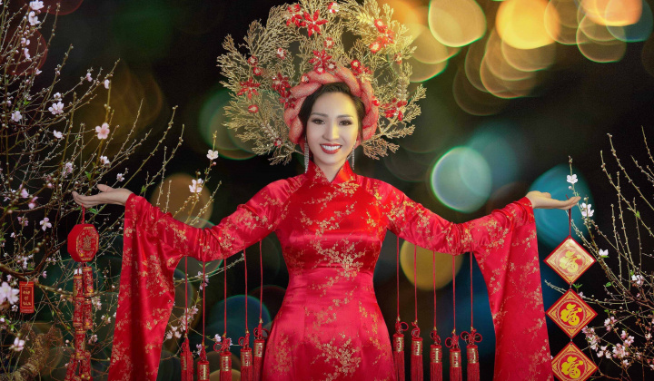 Nữ Hoàng Ô tô Châu Loan khoe sắc trong bộ ảnh chào xuân Kỷ Hợi