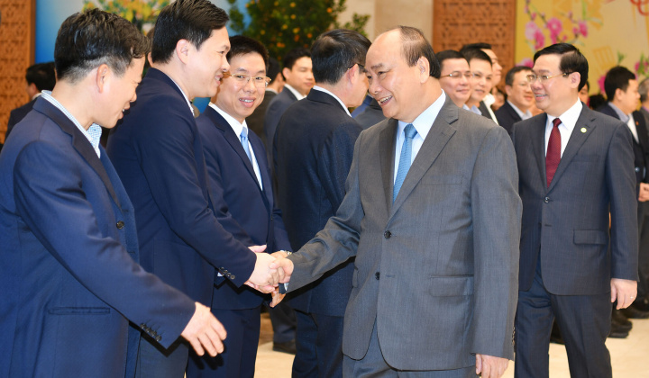 Thủ tướng Nguyễn Xuân Phúc thăm, chúc Tết Ngân hàng Chính sách Xã hội