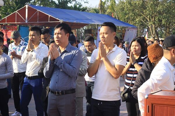 Hải Dương: Đi lễ đầu năm - Nét đẹp văn hóa tâm linh