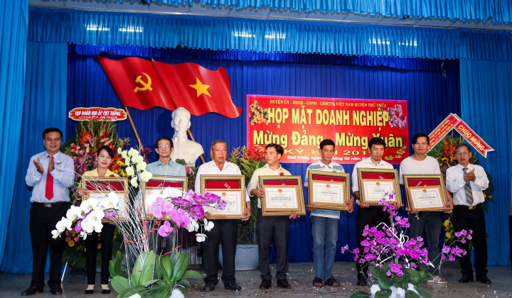 Huyện Thủ Thừa (Long An) họp mặt Doanh nghiệp Xuân Kỷ Hợi 2019