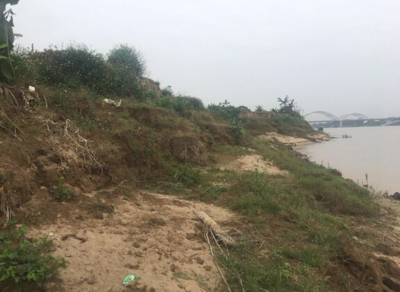 Sạt lở nghiêm trọng do nạn hút cát trái phép