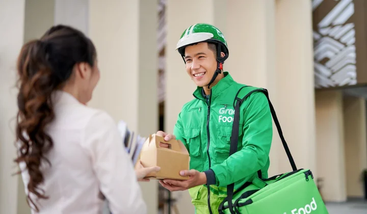 GrabFood 'đốt tiền' hút khách mua đồ ăn online dịp Tết
