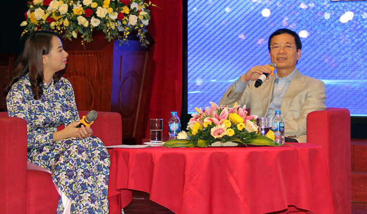 Bộ trưởng Nguyễn Mạnh Hùng đối thoại với tuổi trẻ Bộ TT&TT