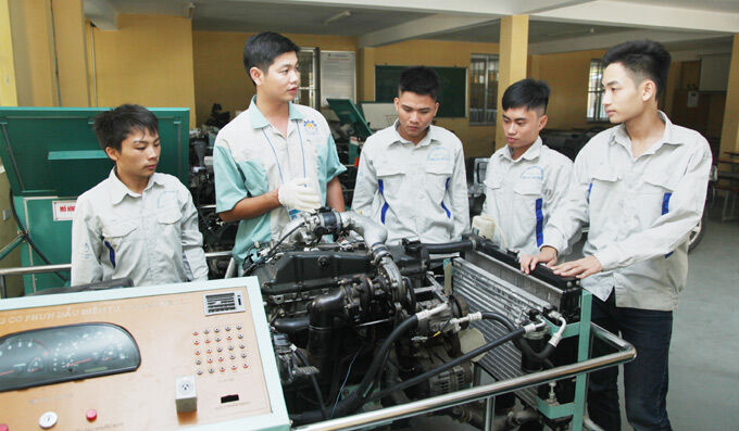 Ưu tiên đào tạo nghề, sử dụng lao động tại chỗ