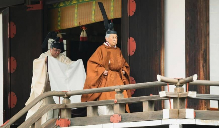 Nhật hoàng Akihito chính thức thoái vị