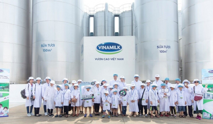 "Siêu" nhà máy đón những vị khách sữa học đường "nhí"