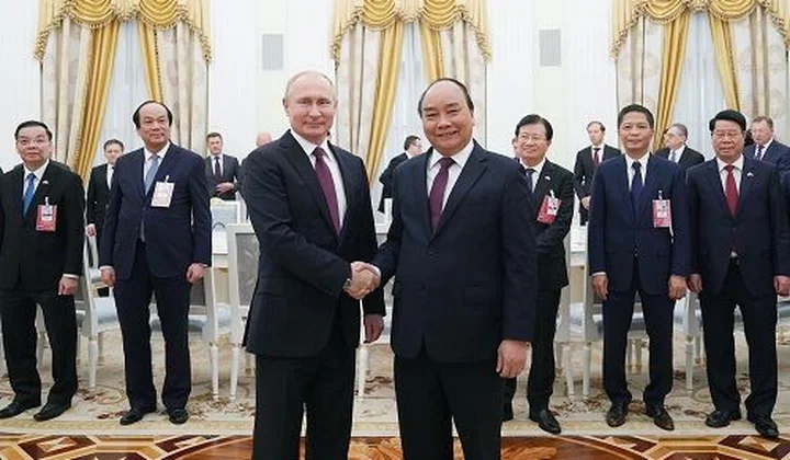 Thủ tướng Nguyễn Xuân Phúc hội kiến Tổng thống Nga Putin