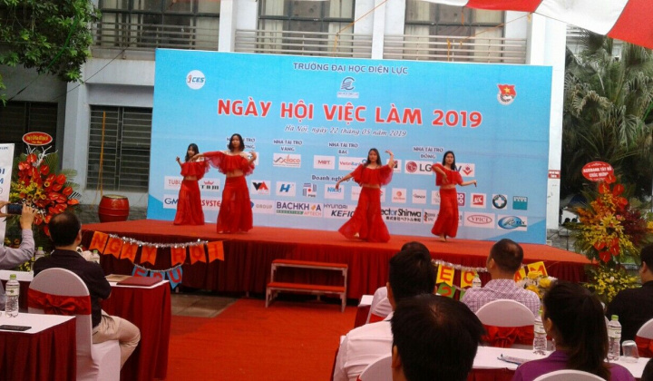Ngày hội việc làm Đại học Điện lực 2019